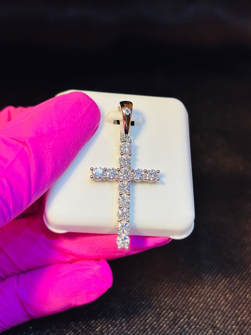 .925 Sterling Silver 1ct. VVS Moissanite Cross Pendant - Picture 4 of 8
